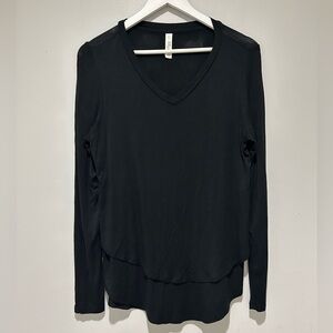 Latched mama long sleeve v-neck nursing tee